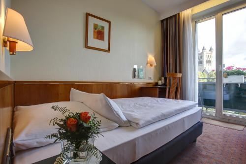 Trip Inn Hotel Esplanade - image 2