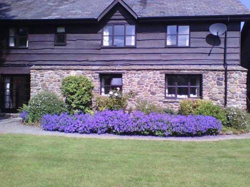 Cwm Chwefru Holiday Cottages