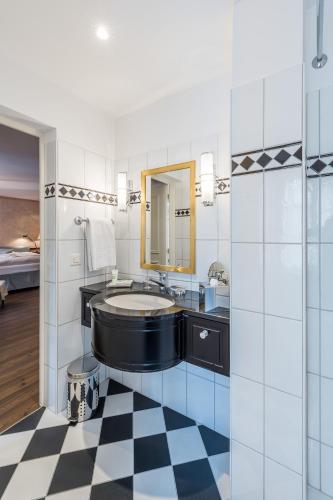 Kurhotel Im Park - image 7