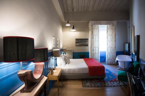 116023354 AdAstra Suites