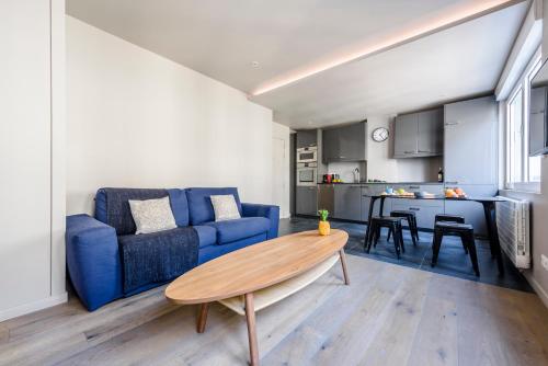 Refurbished Flat in rue Cardinet Sleeps 4 by GuestReady