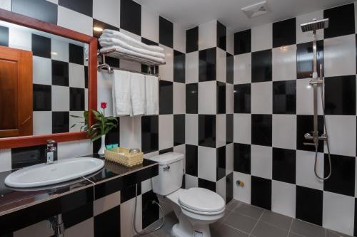 room detail thumbnail 2