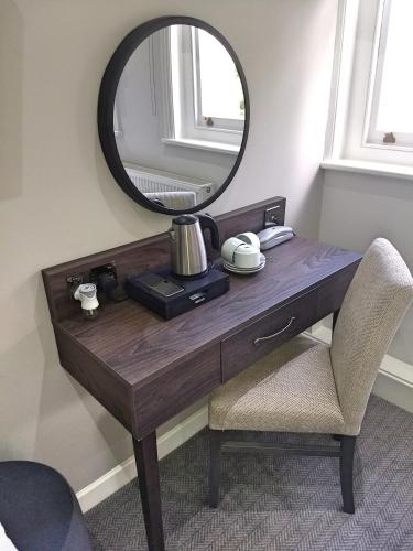 Garden Court Hotel - image 2