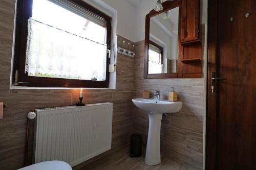Quadruple Room image 2