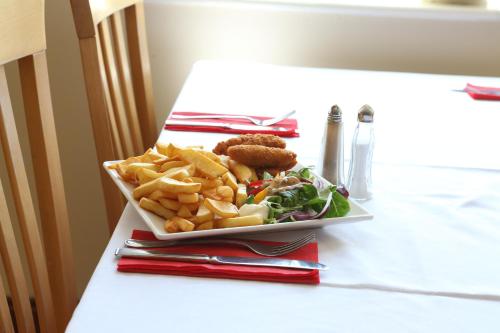 The Keepers Arms - image 14
