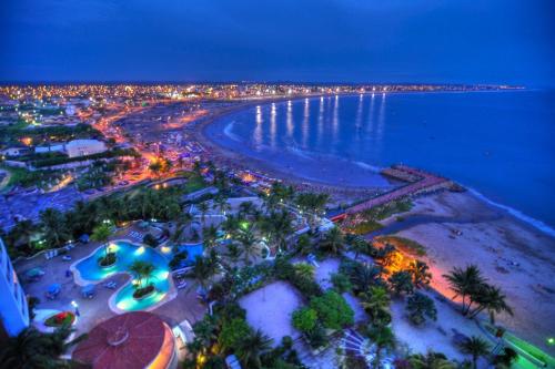 . Frente al mar Carabelas de Colon