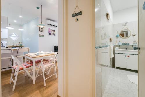 Beach House Apartment - image 3