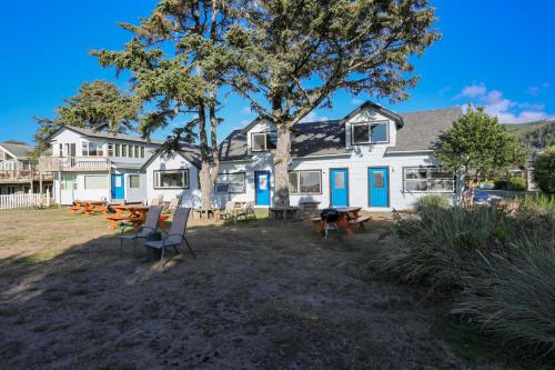. Ocean Rogue Inn