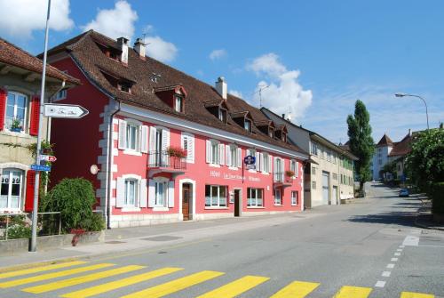 Hotel-Rotisserie La Tour Rouge, Delémont bei Breitenbach