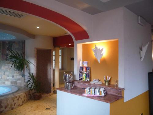 Hotel Regina - image 10