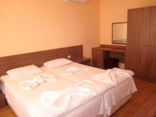 Hotel COOP Central – Obzor, WY