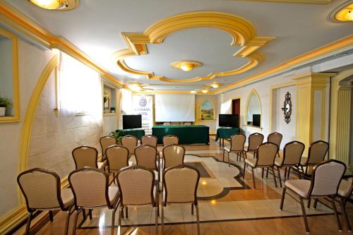 Cumulus Hotel - main image