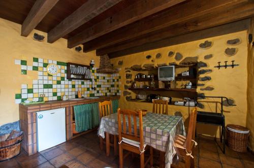 廚房, Casa Rural Poblado Jirdana in 瓦爾韋爾德