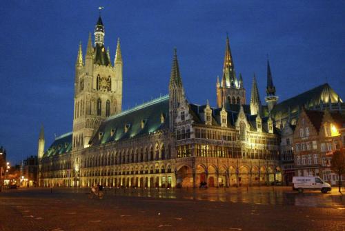 Hotel Gasthof 't Zweerd - Hôtel - Ypres