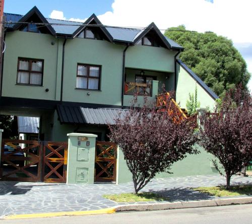 Exterior view, Alto Rolando Apartamentos in San Carlos de Bariloche