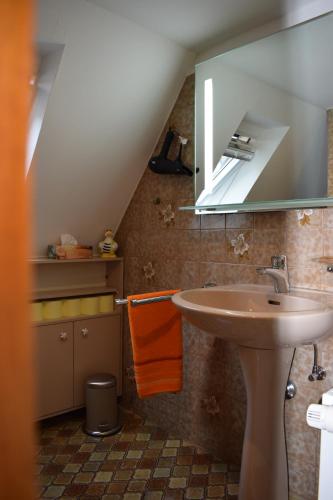 ห้องน้ำ, Messewohnung Grafrath in โซลิงเงิน