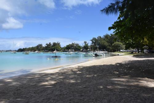 Pantai, Ocean Lake Tourist Residence in Pulau Mauritius