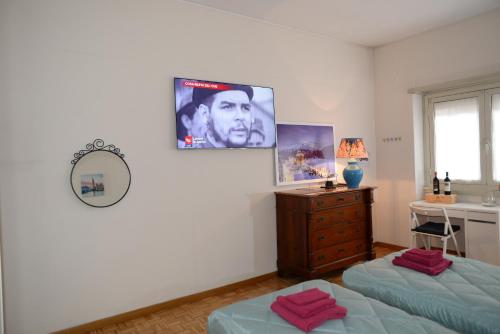 Emilio's Home - image 6