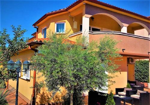 Family House SEAMARE I