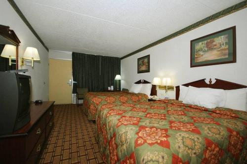 Double Room with Two Double Beds - Smoking