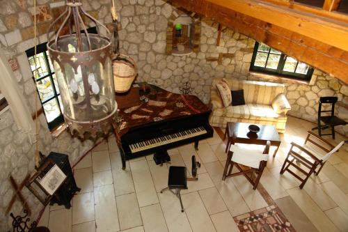 Musician's Round House & Castello
