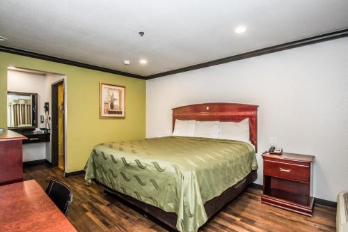 Americas Best Value Inn - Fort Worth