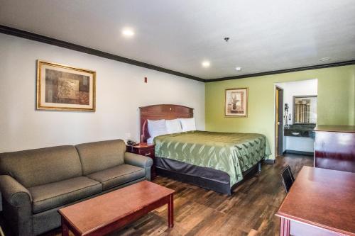 Americas Best Value Inn - Fort Worth