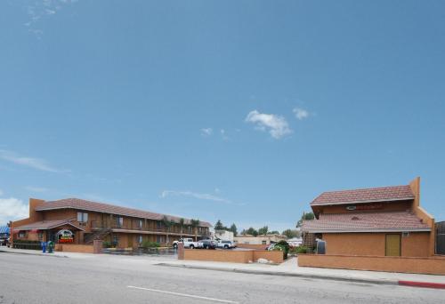 Santa Clarita Motel - image 5