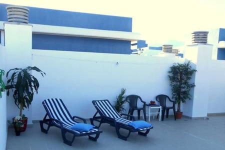Coast, 4 people, free wifi