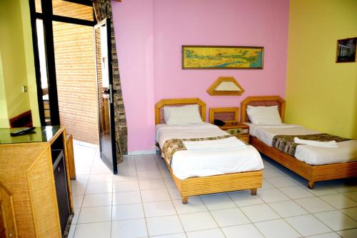 Gaddis Hotel Suites and Apartments - image 10