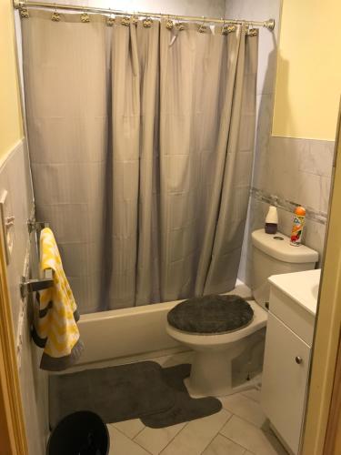 Macon Modern Brownstone Suite - image 2
