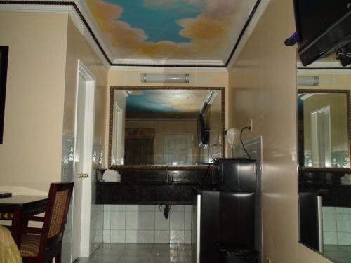 Kearney Motel – Long Beach, CA