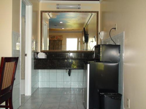 Kearney Motel – Long Beach, CA