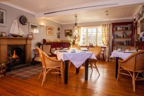 Lochview Guesthouse in Контін