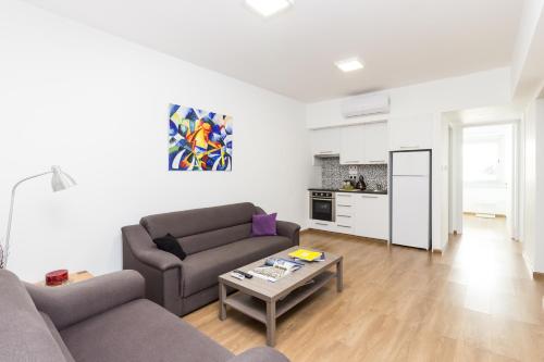 

The Central by Msquared