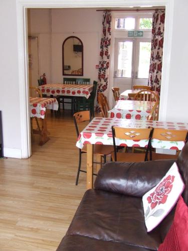 sala de TV, Alexandra Guest House in Hemel Hempstead