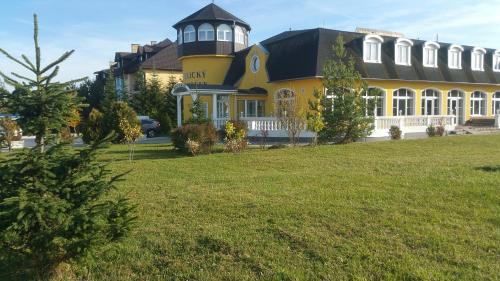 Garni Hotel Velický Zámoček - image 13