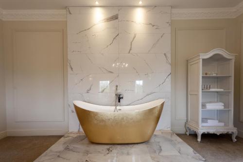 Winstanley House - image 4