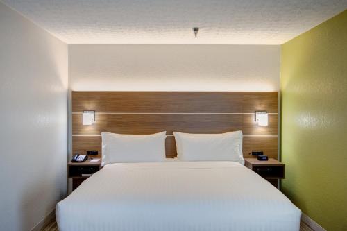 Holiday Inn Express Columbus South Obetz In Oh