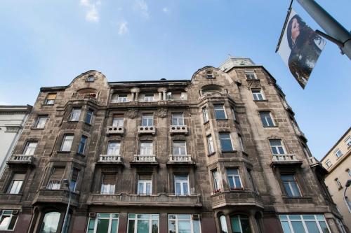 Ariel Studio Close to St. Stephen Basilica - image 11