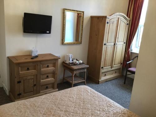 Double Room with Sea View image 6
