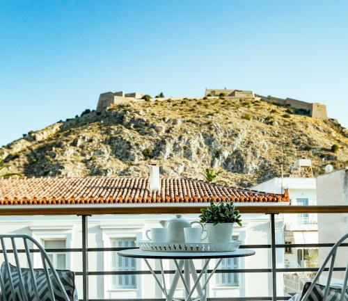 Junior Suite with view to Palamidi Fortress