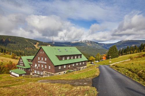 Exterior view, Horsky hotel Zizkova bouda in Pec pod Snezkou