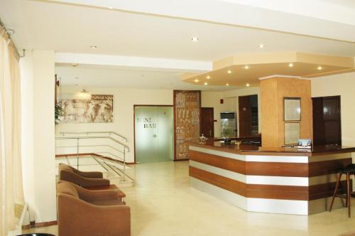 Omiros Hotel – Athens, NY