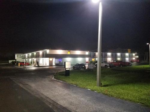 Bejárat, Econo Inn - Ormond Beach in Ormond Beach (Florida)