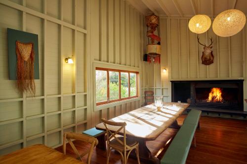 Restaurant, Awaroa Lodge in Awaroa Bay
