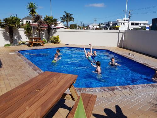 مسبح, موتيل باي بالم (Bay Palm Motel) in Papamoa Beach