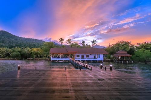 

Goodview Seafood & Resort