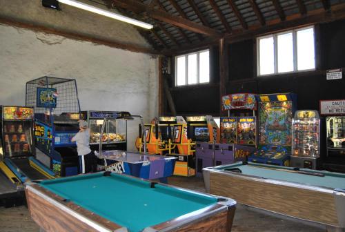 Robin Hill Camping Resort Premium Cottage 1 in Lenhartsville, USA