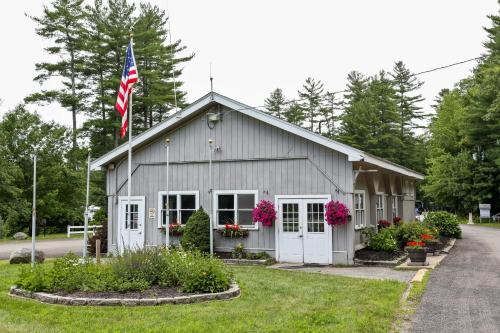 . Tuxbury Pond Camping Resort Tiny House Clara